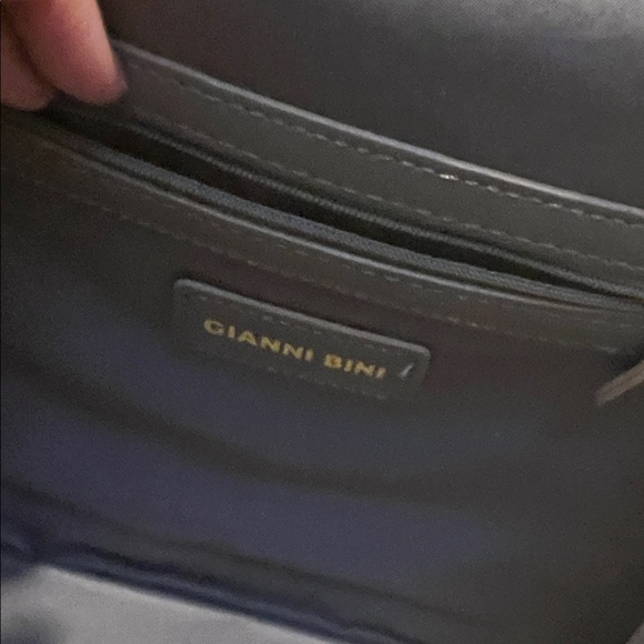 ( 0451) Gianni Bini Black and Leopard Crossbody Bag - Picture 9 of 11